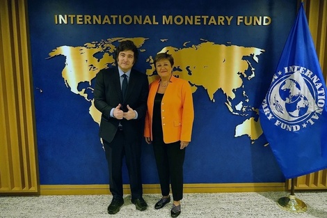 El FMI vota un nuevo acuerdo con Argentina: podría aprobarse un desembolso inicial de USD 12.000 millones