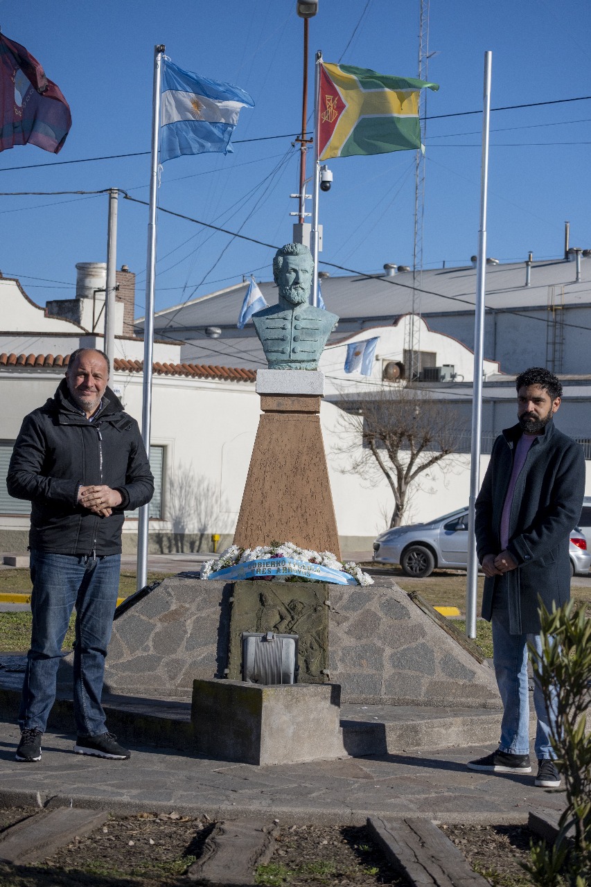 Día Nacional de la Libertad Latinoamericana: ofrenda floral en el busto de Güemes 
