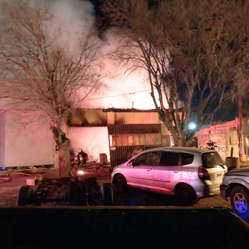 Incendio en un taller mecánico de Güemes al 600: importantes daños materiales
