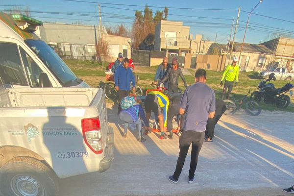 Accidente grave en moto en Constituyentes: dos heridos
