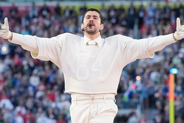 Bad Bunny deslumbr&oacute; con un hist&oacute;rico show de medio tiempo en el Super Bowl 2026