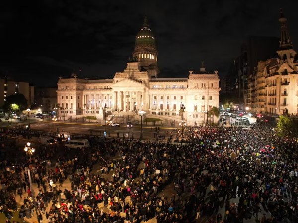 Ni Una Menos volvi&oacute; a las calles y en Tres Arroyos tambi&eacute;n se march&oacute; contra la violencia de g&eacute;nero