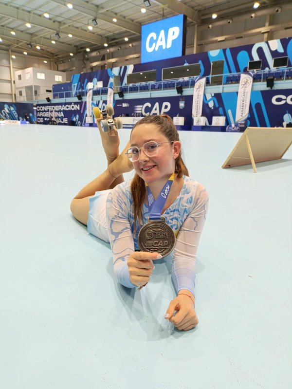 Sophie Santill&aacute;n, subcampeona panamericana de pat&iacute;n art&iacute;stico